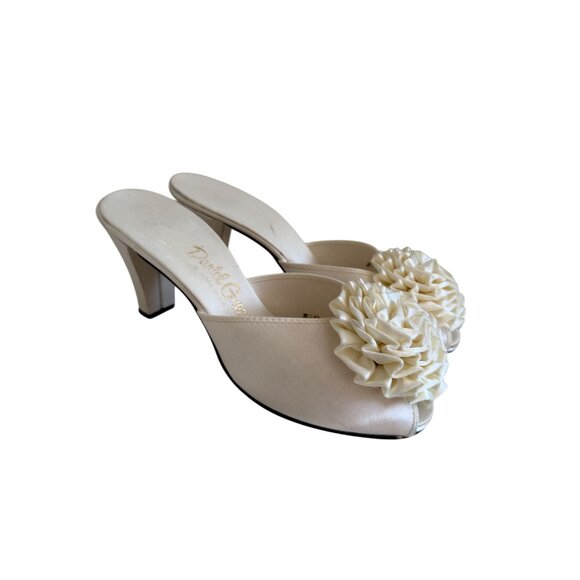 DANIEL GREEN Vintage Cream Satin Rosette Slippers Heels Sz 7 NEW NWOB - Picture 6 of 9